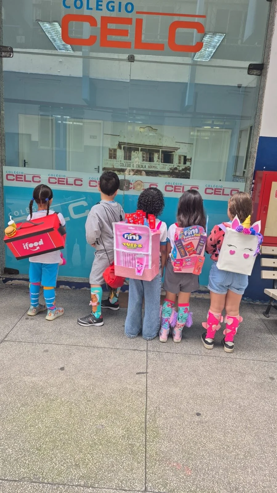 CABELO E MOCHILA MALUCA - 2026