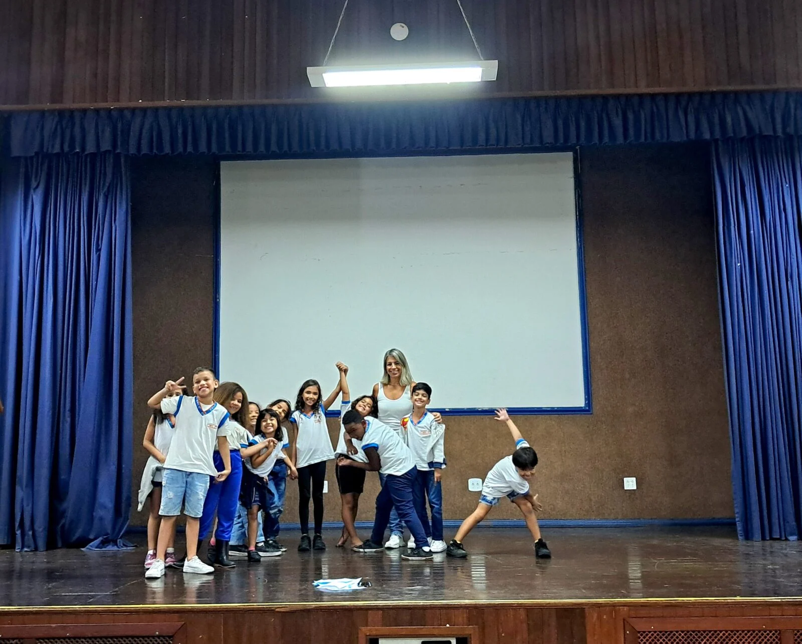 INICIAÇÃO TEATRAL